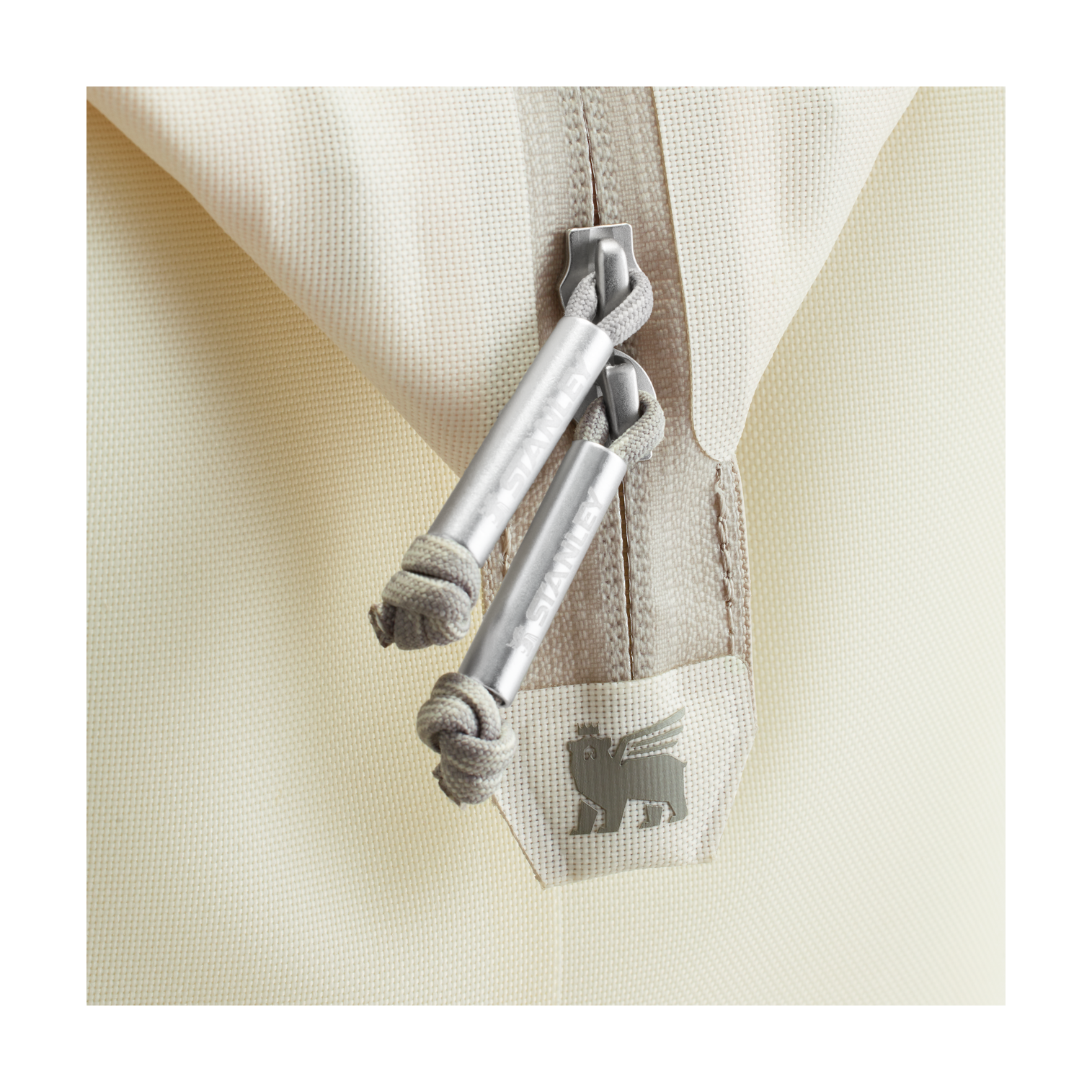 Premium All-Weather The All Day Julienne Mini Cooler D052R - Heavy-Duty Ice-Retention Food & Beverage Carrier Detail