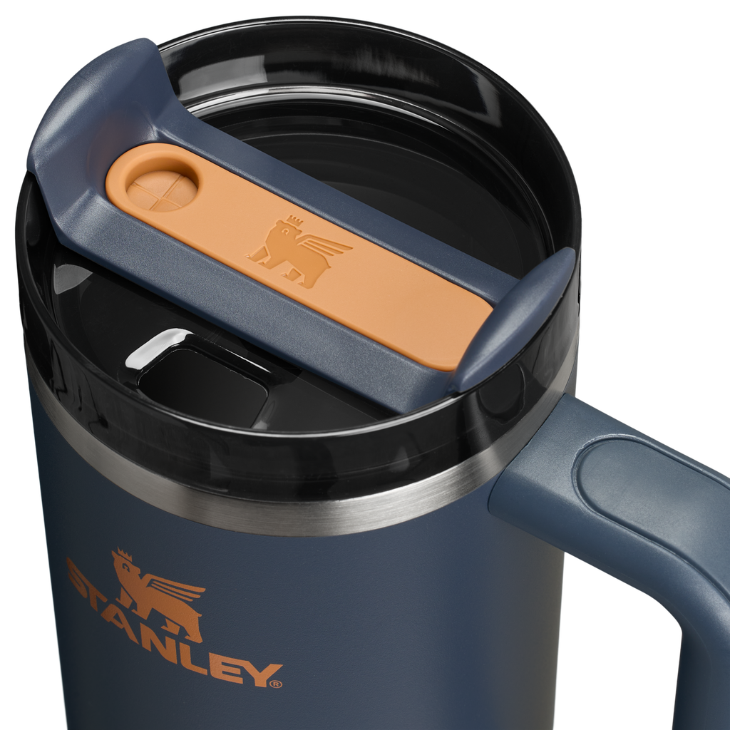 Double-Wall Vacuum The Quencher H2.0 Flowstate Tumbler D051L - Double-Wall Vacuum Insulated Travel Tumbler with Straw Detail